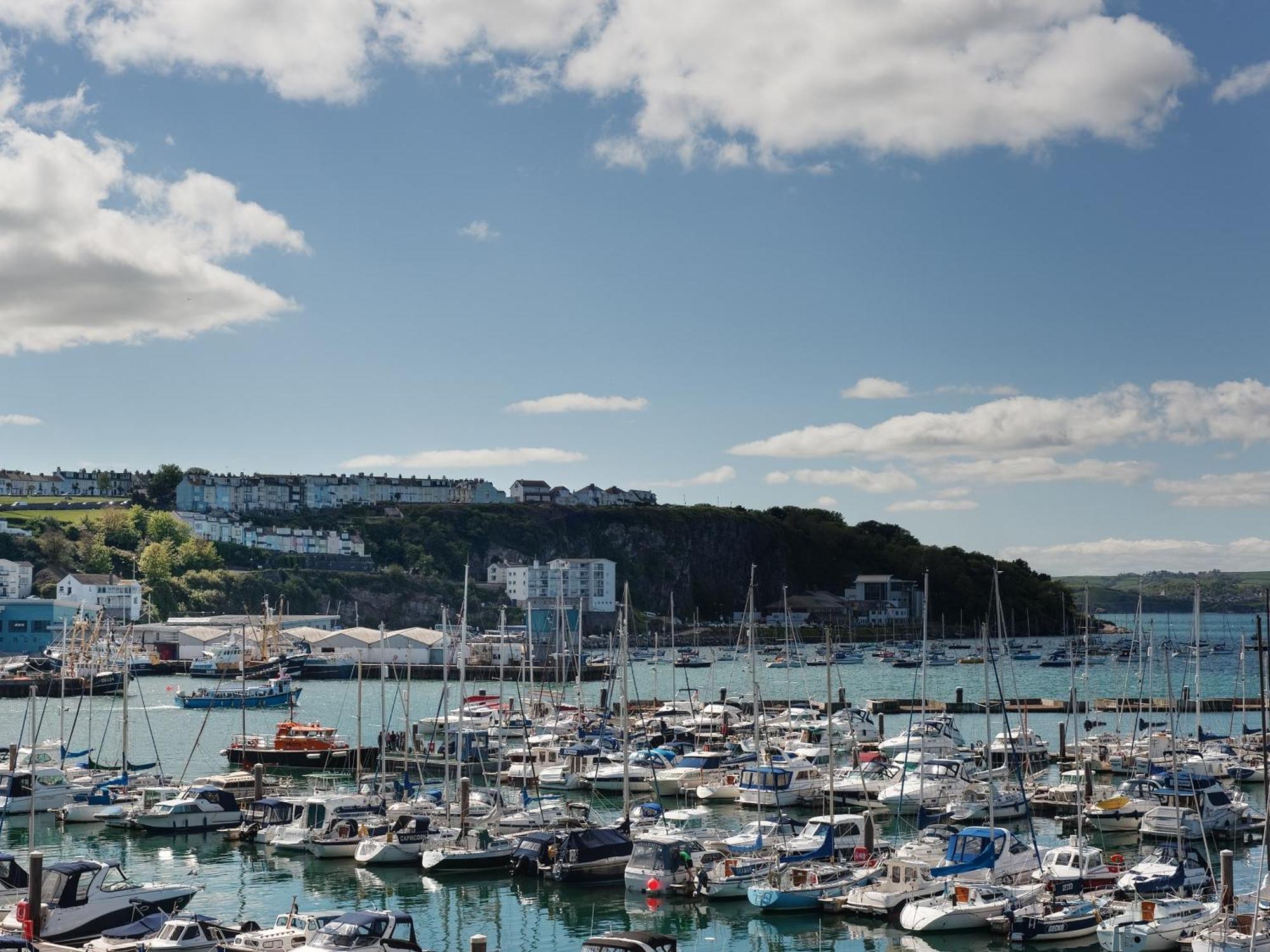 9 Dolphin Court Apartment Brixham Exterior photo